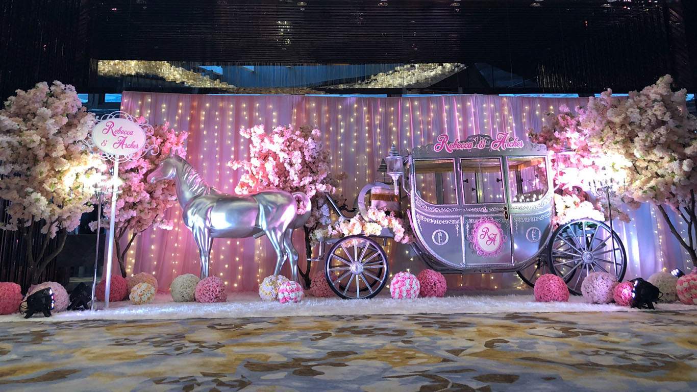 Dreamy Wedding Decorations at Ritz Carlton Hotel by VAVA