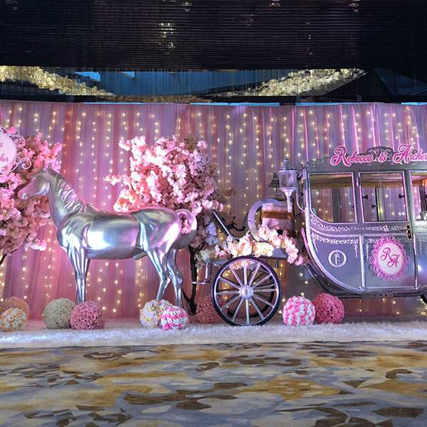 Dreamy Wedding Decorations at Ritz Carlton Hotel by VAVA