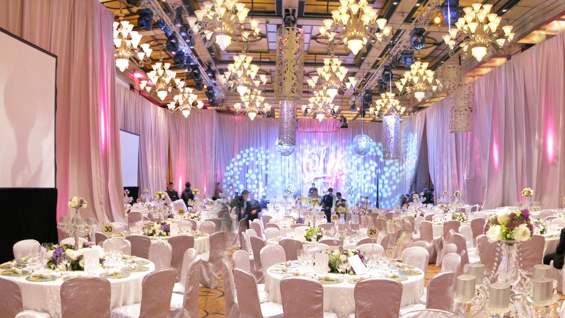 Four season hotel wedding decoration